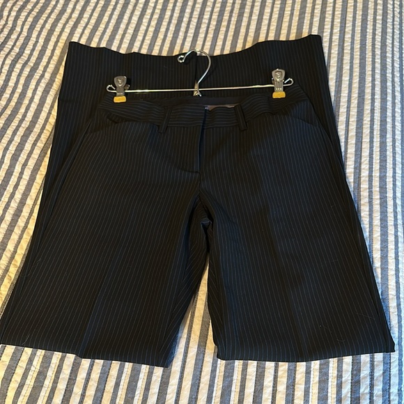 Express dress pants Editor style black with blue pinstripes - Picture 3 of 6